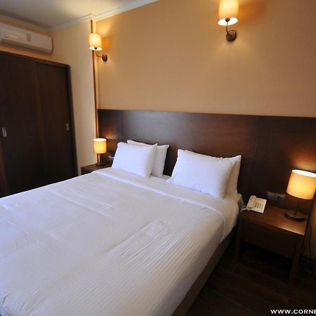 Hotel Corner Inn Батумі Екстер'єр фото