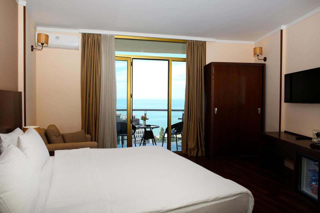 Hotel Corner Inn Батумі Екстер'єр фото