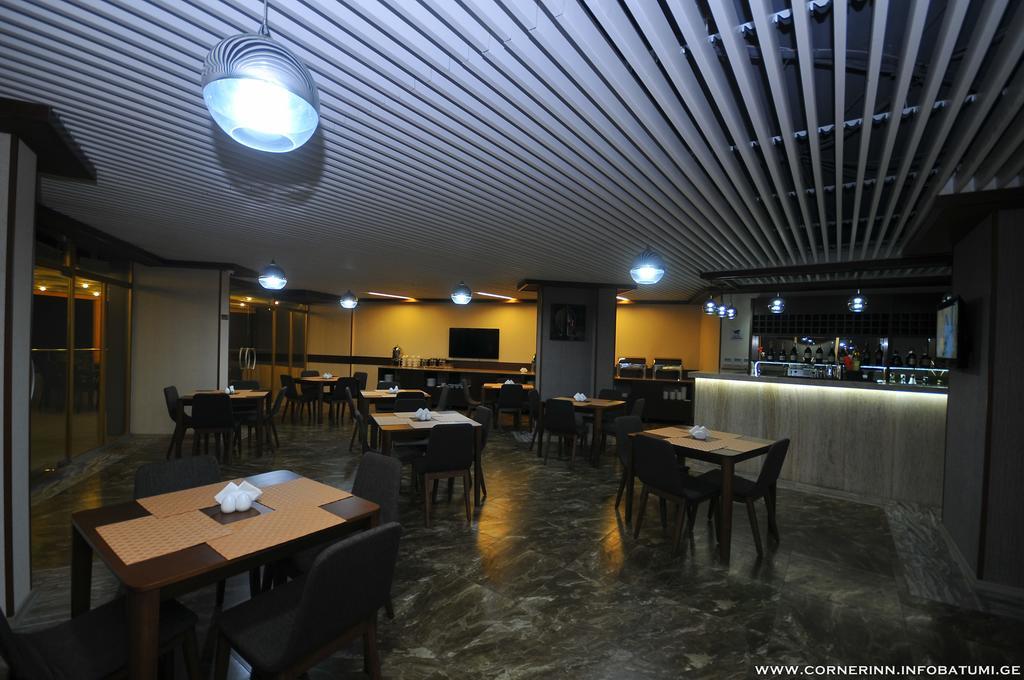 Hotel Corner Inn Батумі Екстер'єр фото