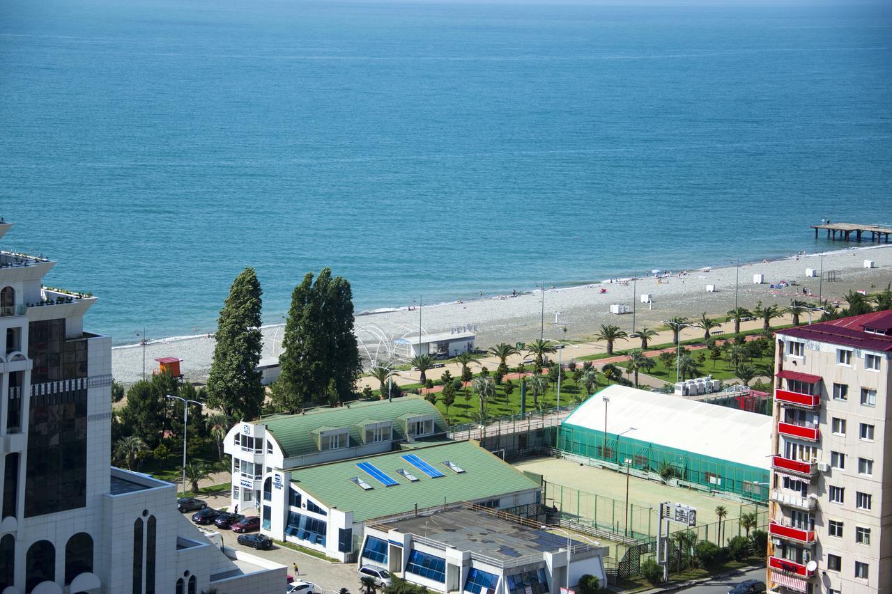 Hotel Corner Inn Батумі Екстер'єр фото