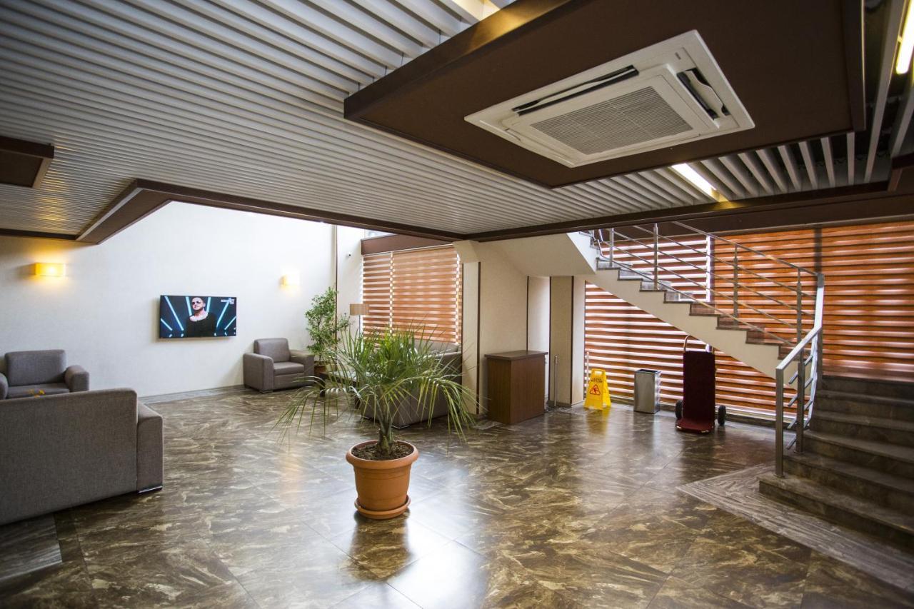 Hotel Corner Inn Батумі Екстер'єр фото